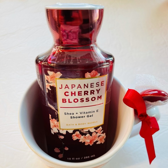Bath & Body Works Japanese Cherry Blossom Shower Gel and Mug NWT - Picture 3 of 3